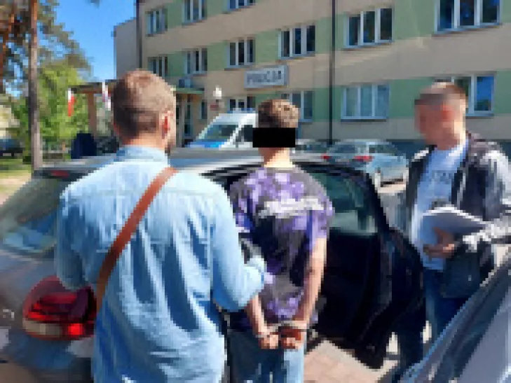 Areszt za wyłudzanie pieniędzy – mężczyzna został zatrzymany na terenie Płocka