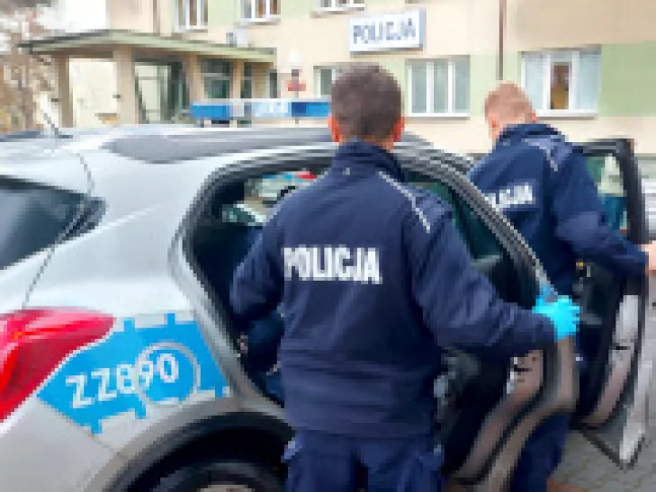 Dzielnicowy ustalił sprawcę kradzieży alkoholu w sklepach na terenie Otwocka